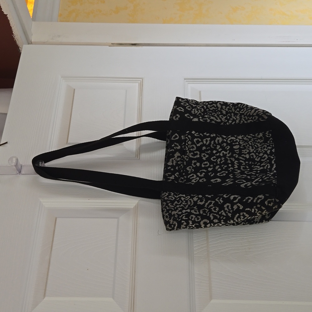 Thirty one purse in euc 13x9 inches